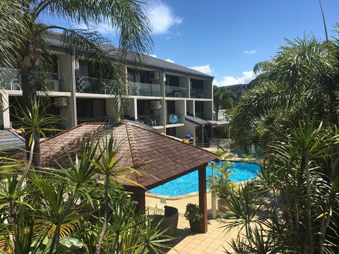Burleigh Palms Holiday Apartments - Accommodation Whitsundays 0