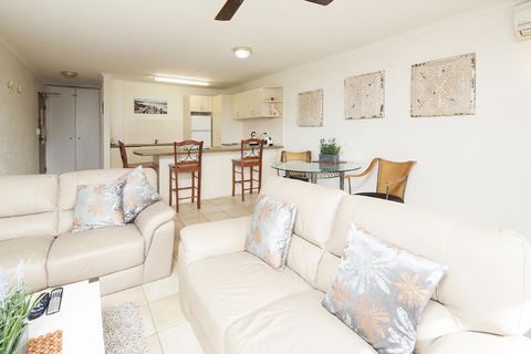 Burleigh Palms Holiday Apartments - Accommodation Whitsundays 25