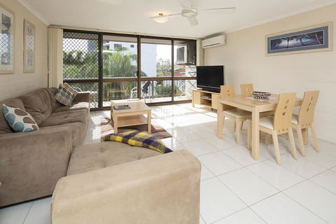 Burleigh Palms Holiday Apartments - Accommodation Whitsundays 15