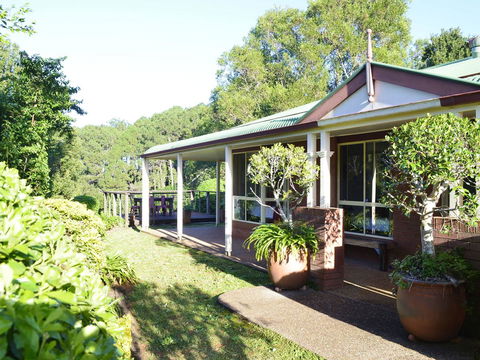 Apple Tree Cottage Montville - Accommodation Whitsundays 1
