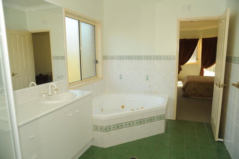 Waterfront At White Patch - Accommodation Whitsundays 17