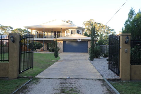 Waterfront At White Patch - Accommodation Whitsundays 16