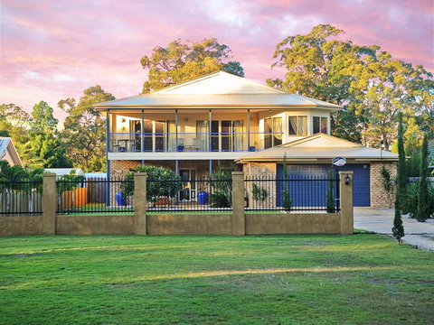 Waterfront At White Patch - Accommodation Whitsundays 2