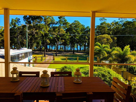 Waterfront At White Patch - Accommodation Whitsundays 9