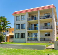 Enjoy the sea breezes from the balcony - Boyd St Woorim - Accommodation Whitsundays