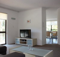 Close to Surf Beach Surf Club Hotel and Shops - Boyd St Woorim - Accommodation Whitsundays