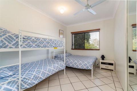 Waterfront Views From Private Rooftop Balcony - Bayview South Esp, Bongaree - Accommodation Whitsundays 14