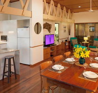 Claytons on Cylinder Beach Front - Accommodation Whitsundays