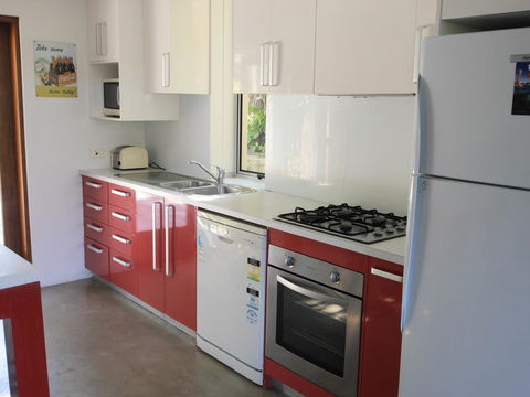 A AAA C-SHACK - Accommodation Whitsundays 10