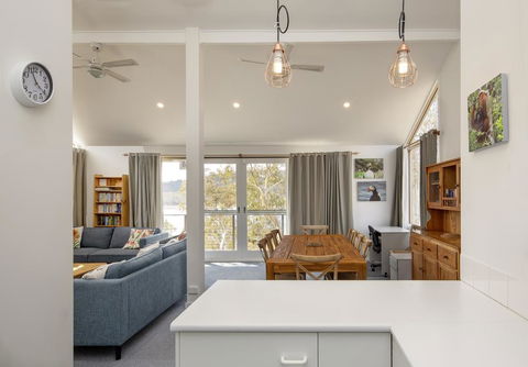 'Matilda' - Spacious & Centrally Located With Great Lake Views - Accommodation Whitsundays 2