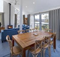 'Matilda' - Spacious  centrally located with great lake views - Accommodation Whitsundays