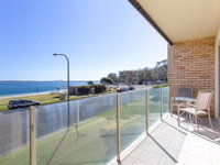 1 'Little Hut' 20 Kurrawa Close - Spectacular Water Views NBN  Air Conditioned
