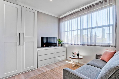 1 Bedroom Apt With Air-Conditioning In Plympton - Accommodation Whitsundays 0