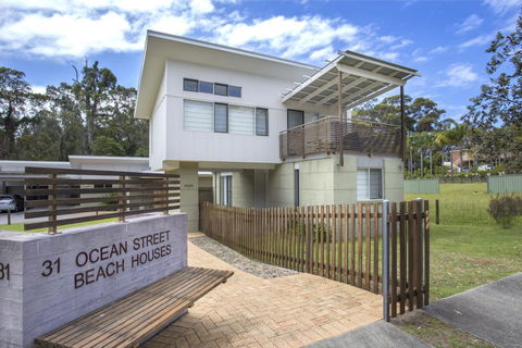 1/31 Ocean Street - A Relaxing Coastal Retreat - Accommodation Whitsundays 0