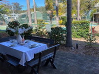 10 'Carindale' 19 Dowling St - Ground Floor Unit with WIFI Foxtel and Linen