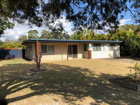 10 Cypress Avenue - Rainbow Beach, Fantastic Beach Location - Accommodation Whitsundays 2
