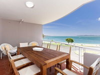 12 'Florentine'  11 Columbia Close - WIFI Aircon spectacular views