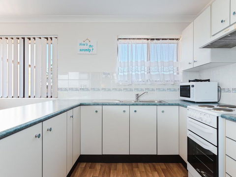 12 'Intrepid' 3 Intrepid Close - Right On The Beachfront - Accommodation Whitsundays 1