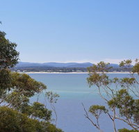 12 'Thurlow Lodge' 6 Thurlow Avenue - water views pool and central location