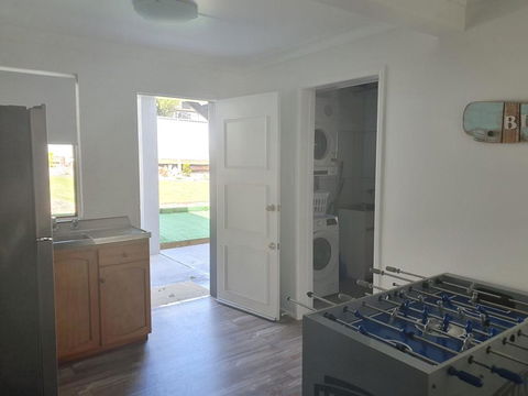 12 Cooloola Drive - Family Home, Close To Beach, Pet Friendly - Accommodation Whitsundays 0