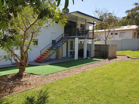 12 Cooloola Drive - Family Home, Close To Beach, Pet Friendly - Accommodation Whitsundays 2