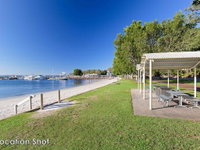 14 'The Commodore' 9-11 Donald Street- unit in the heart of town with views  WIFI