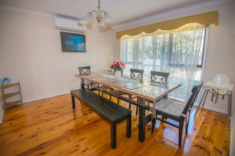 14 Bunker Crescent - Accommodation Whitsundays 2