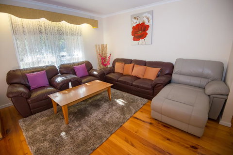 14 Bunker Crescent - Accommodation Whitsundays 0