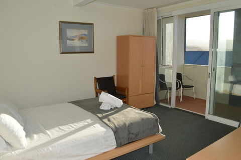 16 Lakeview Plaza - Accommodation Whitsundays 3