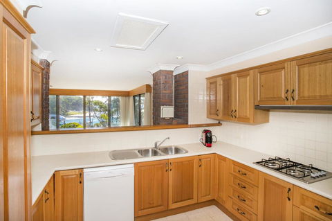 16 Shipton Cres - Secluded Away - Accommodation Whitsundays 1