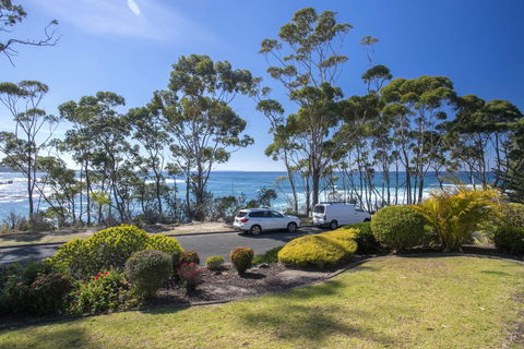16 Shipton Cres - Secluded Away - Accommodation Whitsundays 0