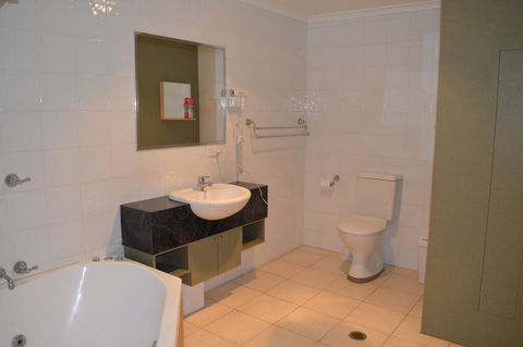 18 Lakeview Plaza - Accommodation Whitsundays 3