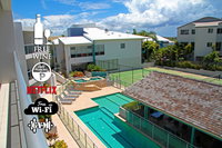 1BR Coolum Beach  Roof Terrace Spa Tennis Pool