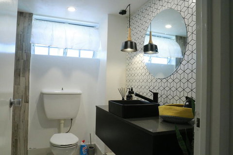 2 Bedroom Close To CBD - Accommodation Whitsundays 2