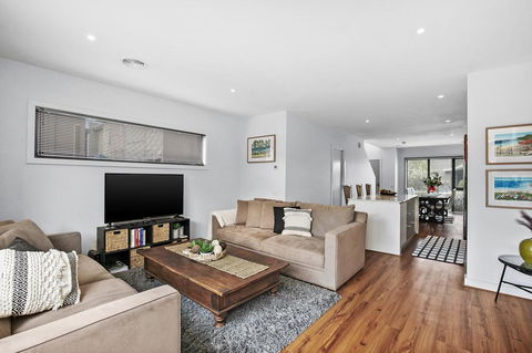 2 Bedroom Townhouse - Family & Corporate Bookings Only - Accommodation Whitsundays 2