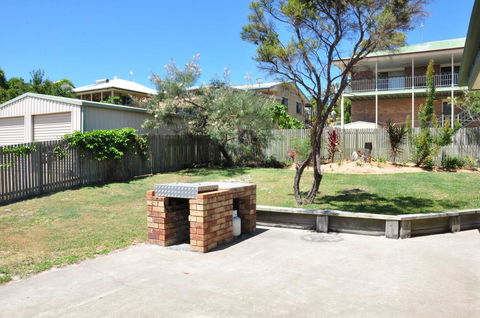 23 Carlo Road - Lowset Family Home Within Walking Distance To The Shopping Centre. Pet Friendly - Accommodation Whitsundays 3