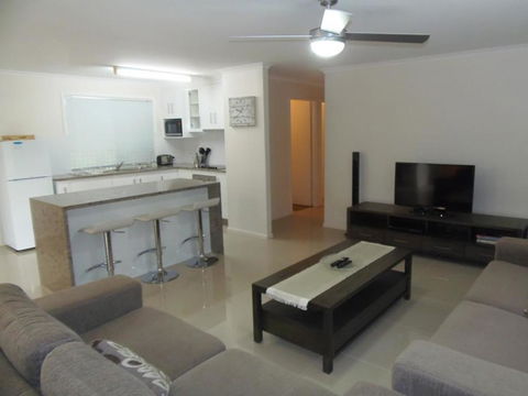 26 Kurana Street - Rainbow Beach, Stroll To The Beach And Shops - Accommodation Whitsundays 0