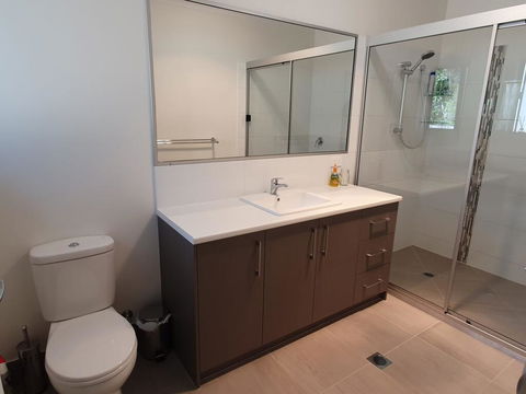 26 Satinwood Drive- Low Set Modern, Sleeps 8 - Accommodation Whitsundays 0