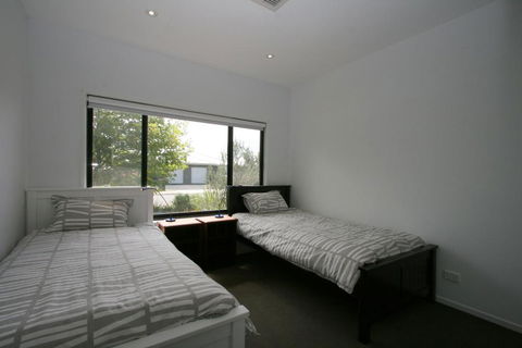 26 Twynam Street - Accommodation Whitsundays 0