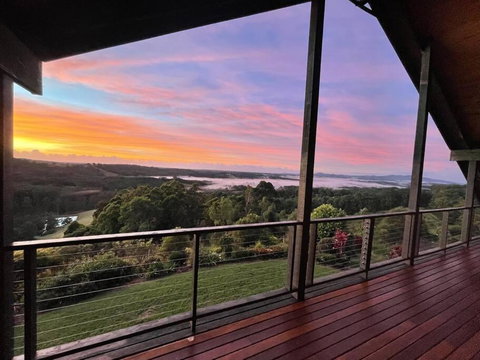 Cloud Valley Estate -Chalet - Accommodation Whitsundays 4