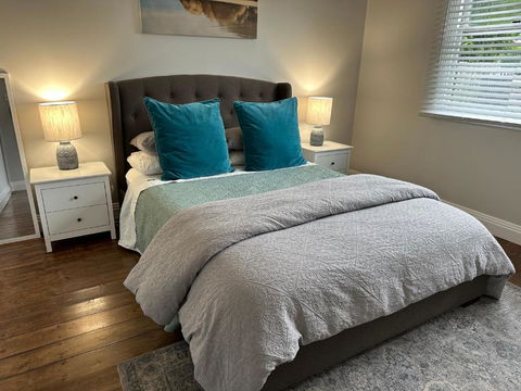 Daisy Cottage On Duke 2BR - Accommodation Whitsundays 0