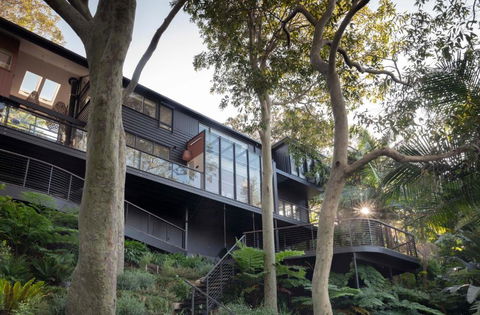 Crane Lodge - Accommodation Whitsundays 2