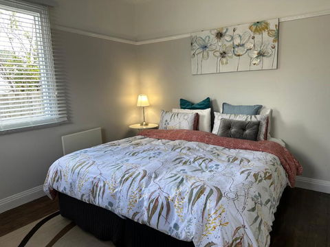 Daisy Cottage On Duke 3BR - Accommodation Whitsundays 3