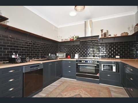 Darlington Log Cottage - Accommodation Whitsundays 2