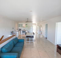 3 Bedroom Apartment // Spence St - Accommodation Whitsundays