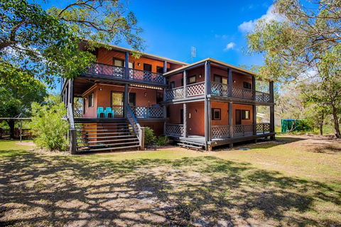 41 Carlo Circle - Rainbow Beach, Huge Beach House With Room For Everyone - Accommodation Whitsundays 3