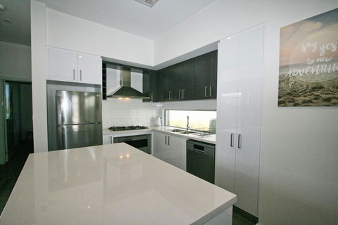 43B Twynam Street - The Falls On Twynam - Accommodation Whitsundays 2