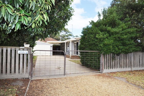 45 HALFORD - PET FRIENDLY - Accommodation Whitsundays 0