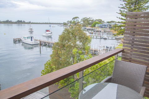 5 Knots Metung - Accommodation Whitsundays 2