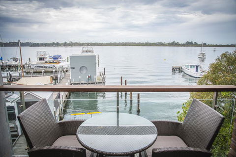 5 Knots Metung - Accommodation Whitsundays 3